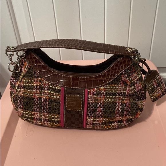 Liz Claiborne Handbags - Liz Claiborne Y2K Brown Tweed Shoulder Bag with Pink Trim